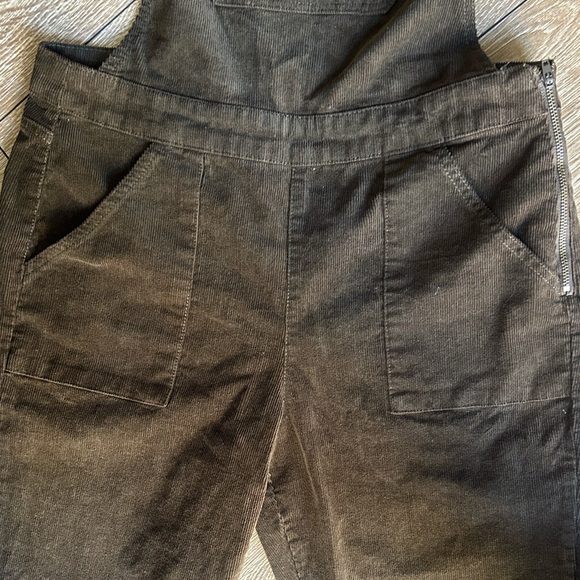 Sky and Sparrow Olive Corduroy Overalls - Picture 4 of 14